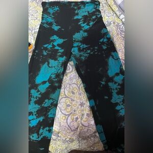 Black & teal tie dye maternity scrunch leggings!!🖤